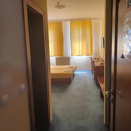 Norcev Hotel 3*