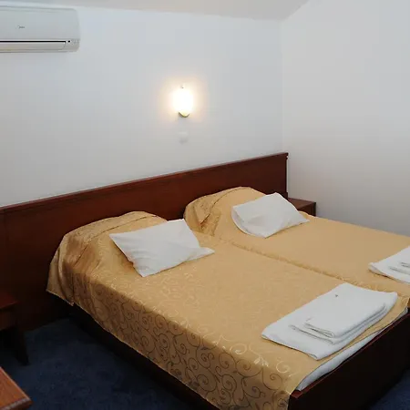 Norcev Hotel 3*